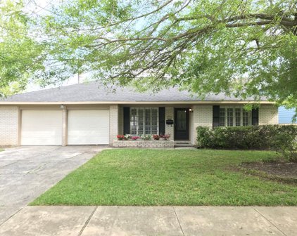 4506 Mimosa Drive, Bellaire