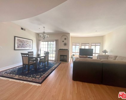 4601 Coldwater Canyon Avenue Unit 202, Studio City