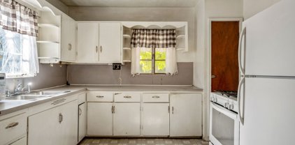 401 & 403 Lower San Pedro Road, Espanola