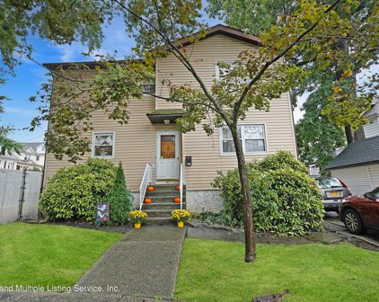386 College Avenue, Staten Island