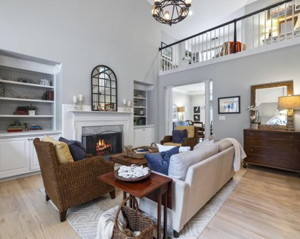 2893 Bankshill Ne Row, Brookhaven