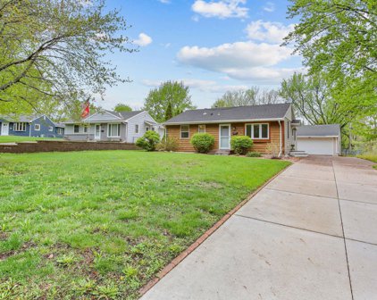 5965 Rhode Island Avenue N, Crystal