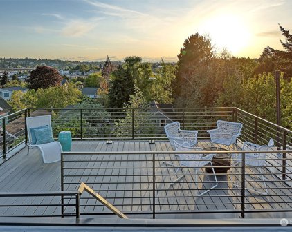 3725 Wallingford Avenue N Unit #B, Seattle