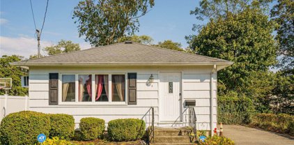 205 W 4th Street, Deer Park