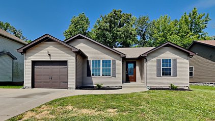444 N Magnolia Dr, Clarksville