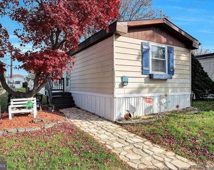 57 Madge Dr, Lancaster