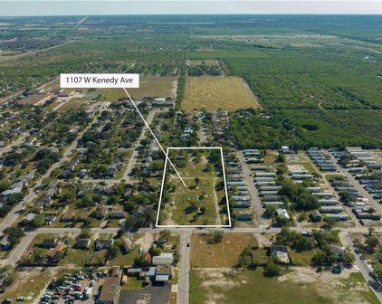 1107 W Kenedy Avenue, Kingsville