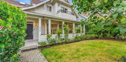 266 W 17th Street, North Vancouver