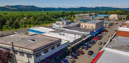 75 E 1ST ST, Coquille