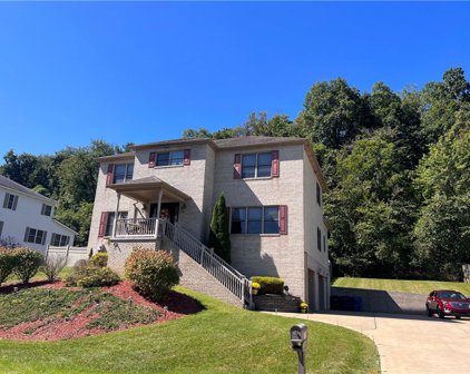 130 Nowalk Dr, Plum Boro