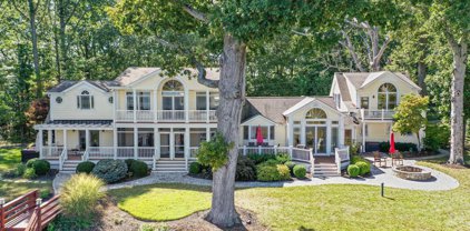 834 Holly Landing Rd, West River