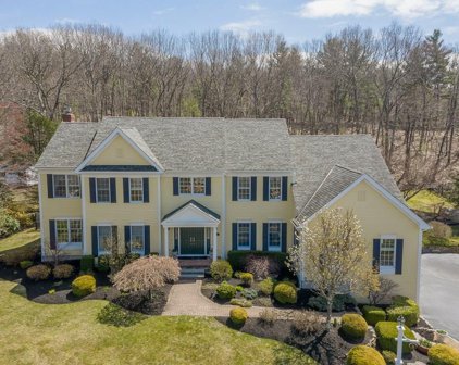 8 Greenwood Rd, Hopkinton