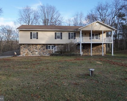 8607 Winchester Grade Rd, Berkeley Springs