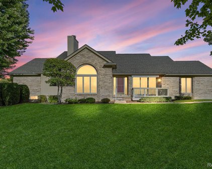 4233 REFLECTIONS, Sterling Heights