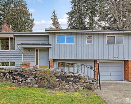 20046 33rd Avenue NE, Lake Forest Park