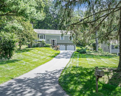 39 Cliffside Lane, Bedford