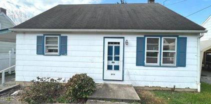 806 S 15th St, Columbia