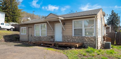 747 NE JACKSON ST, Roseburg