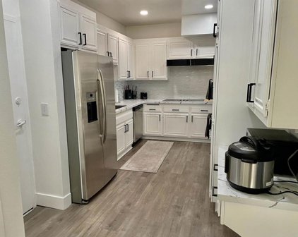 5216 Yarmouth Ave Unit 207, Encino