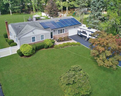 158 Macarthur Boulevard, Hauppauge