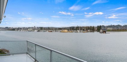 1801 East Bay Drive NE Unit #E, Olympia