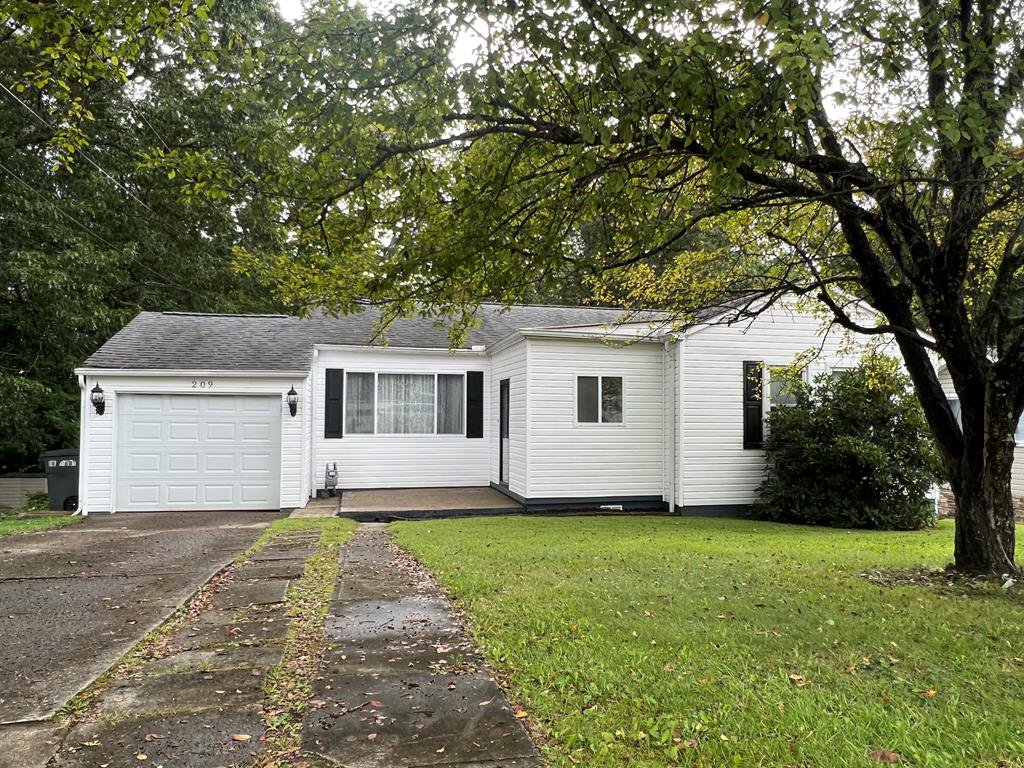 Real Estate For Sale Beckley WV MLS 82962 209 Parkwood Drive, Beckley Beckley, WV 25801