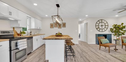 54 Small Apple Ct, Linden