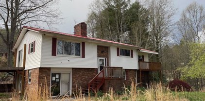 357 Wolf Pen Branch  Road, Spruce Pine