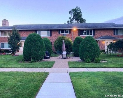 132 Edmunton Drive Unit #C15, N. Babylon