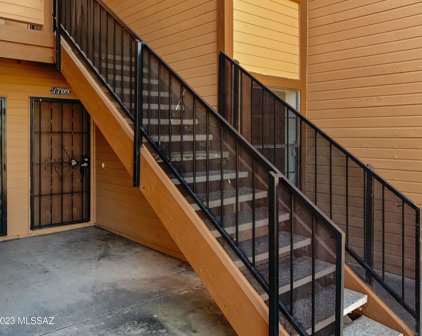 1709 W Midvale Village, Tucson