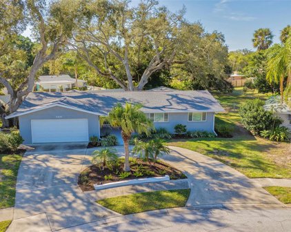 6806 Half Moon Drive, South Sarasota