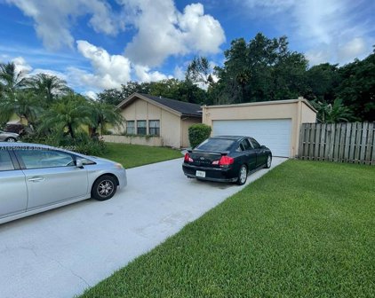 4962 Nw 6th St, Coconut Creek