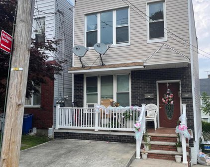 858 Richmond Road, Staten Island