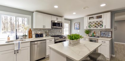151 Hazelhurst Ave, Lawrenceville