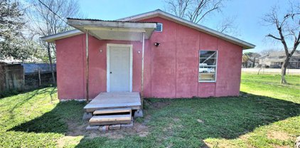 542 W Avenue F, Poteet