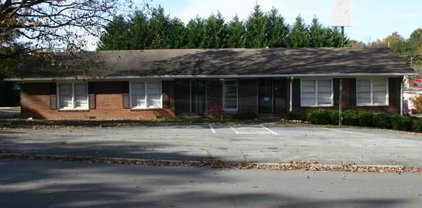 104 Mansell Circle, Roswell