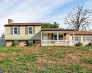 2 Shoemaker   Lane, Mechanicsburg image