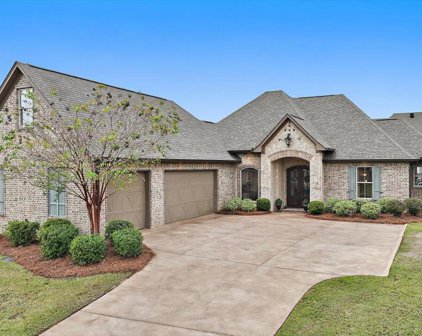 905 Topaz Court, Flowood
