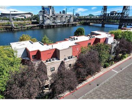 730 NW NAITO PKWY, Portland