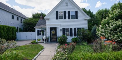 34 Grove Street, Hopkinton