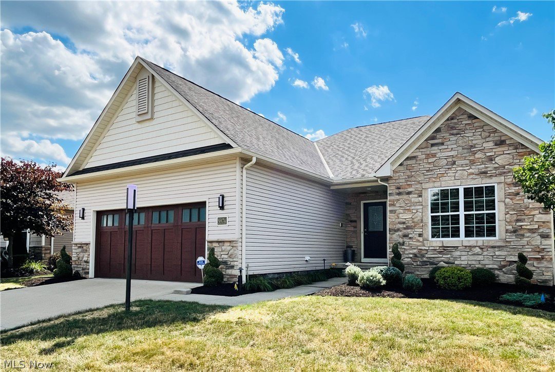 5974 Clubhouse Pointe Drive, Medina, 44256