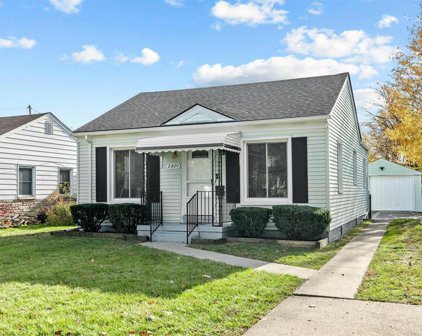 21820 E 10 Mile Road, St. Clair Shores