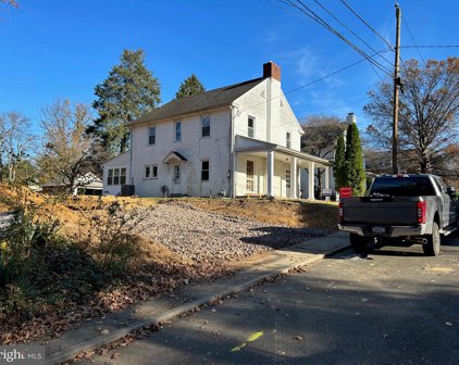 109 Glen Mawr Dr, Ambler