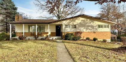 830 Town and Country Lane, Trenton