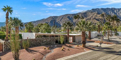 403 E Desert Willow Cir, Palm Springs