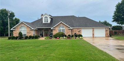 6423 W Silverthorne  Road, Fayetteville