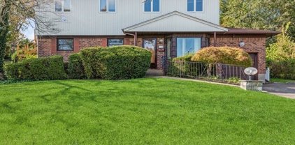 134 Forest Drive, Jericho