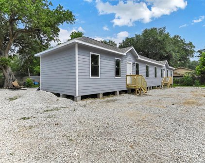 1702 W Sealy Street, Alvin