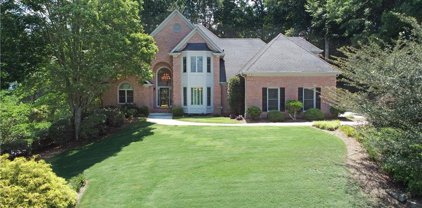 190 Chickering Lake Drive, Roswell