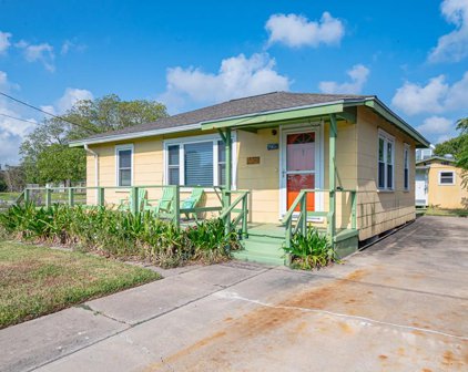 629 S Live Oak St, Rockport